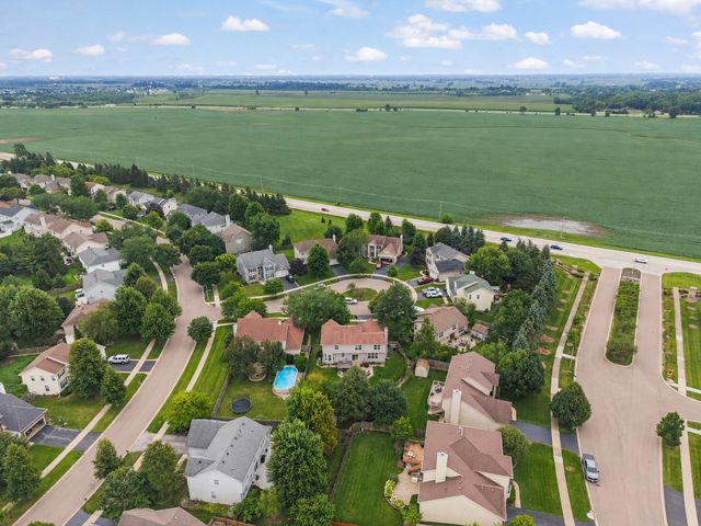253 Carlton Mews Court, Sugar Grove, IL 60554