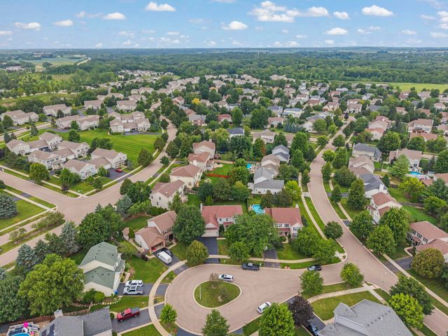 253 Carlton Mews Court, Sugar Grove, IL 60554