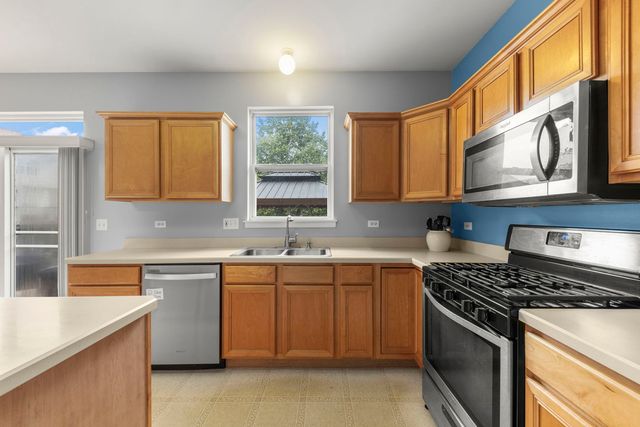 253 Carlton Mews Court, Sugar Grove, IL 60554