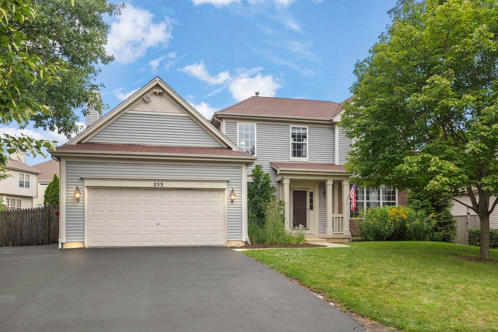 253 Carlton Mews Court, Sugar Grove, IL 60554