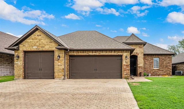 711 Meadow Lane, Cache, OK 73527