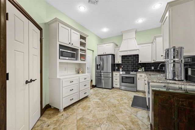 711 Meadow Lane, Cache, OK 73527