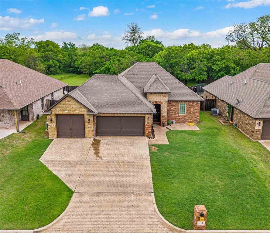 711 Meadow Lane, Cache, OK 73527