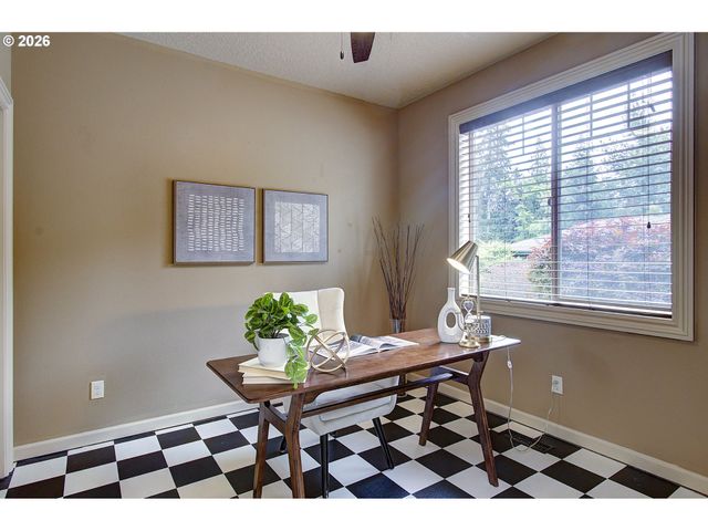 553 Se 23RD Ter, Gresham, OR 97080