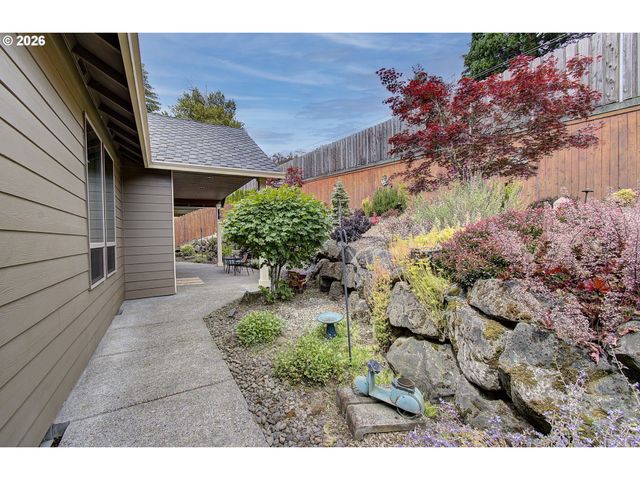 553 Se 23RD Ter, Gresham, OR 97080