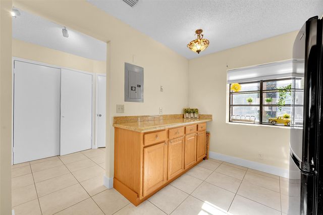 10761 NW 14th St 281, Plantation, FL 33322