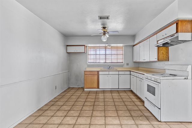 418 E Mona Avenue, Duncanville, TX 75137