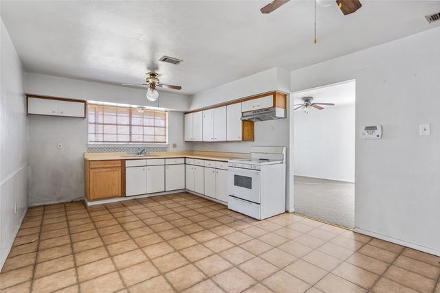 418 E Mona Avenue, Duncanville, TX 75137