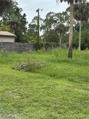 Marx DR, North Fort Myers, FL 33917
