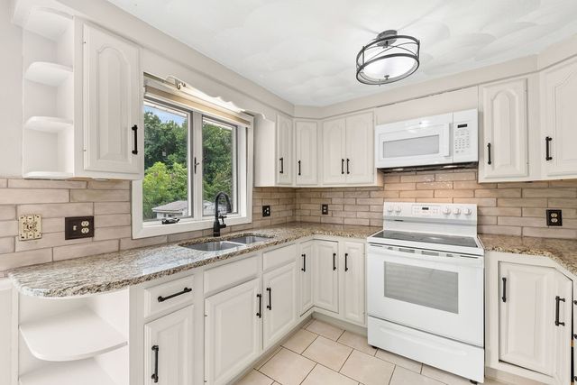 12 Janet Drive, West Warwick, RI 02893