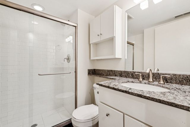 3201 N Ravenswood Avenue 301, Chicago, IL 60657