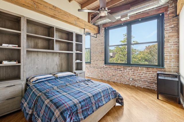 3201 N Ravenswood Avenue 301, Chicago, IL 60657