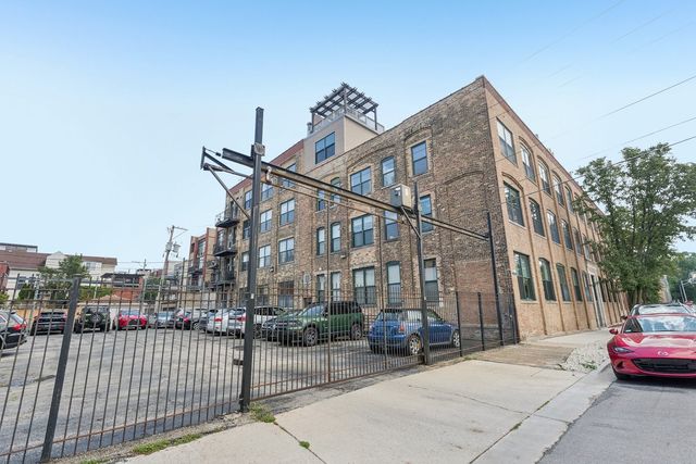 3201 N Ravenswood Avenue 301, Chicago, IL 60657
