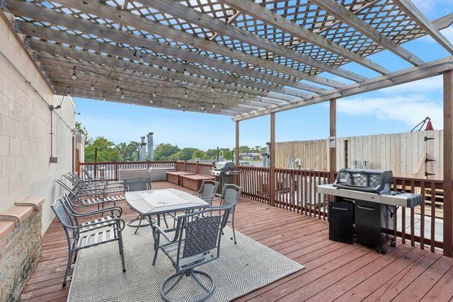 3201 N Ravenswood Avenue 301, Chicago, IL 60657