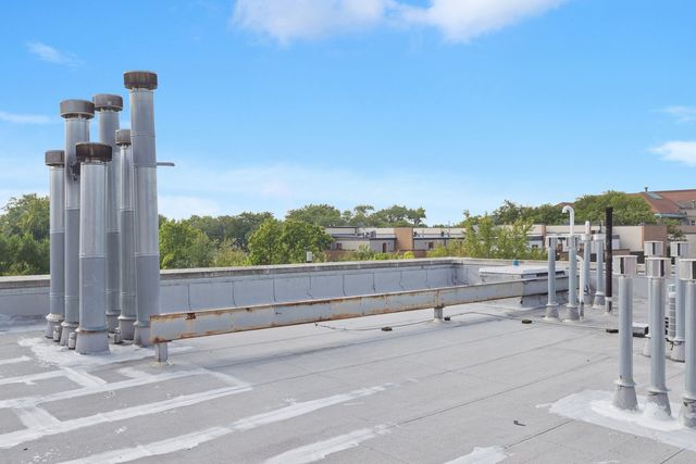 3201 N Ravenswood Avenue 301, Chicago, IL 60657