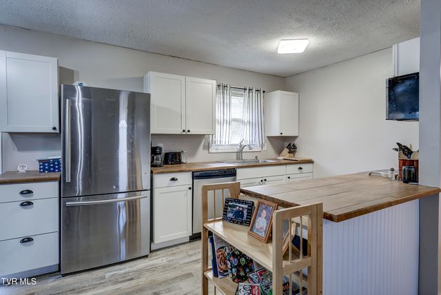 1504 Forest View Drive, Kingsport, TN 37660