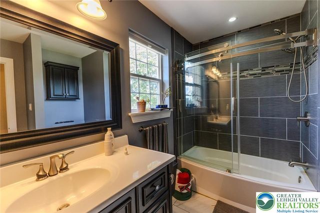 1609 Olympic Way, Chestnuthill Twp, PA 18330