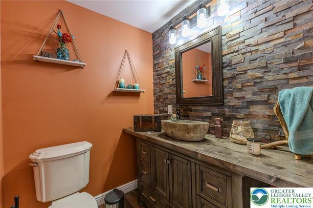 1609 Olympic Way, Chestnuthill Twp, PA 18330