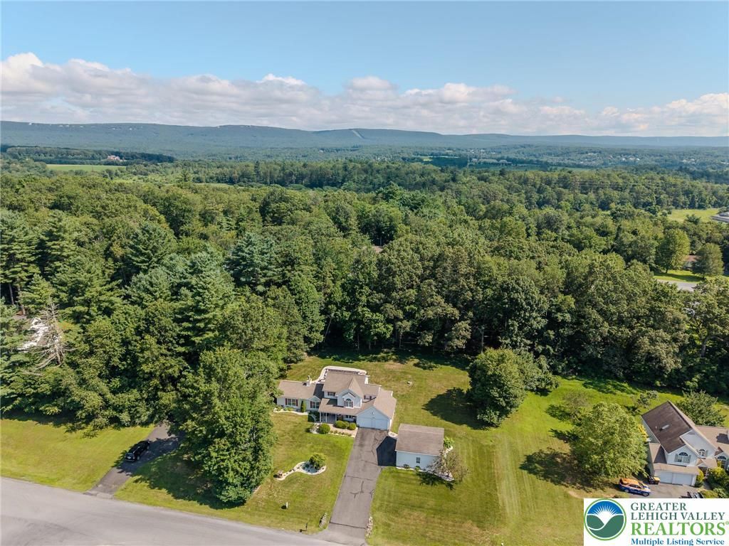 1609 Olympic Way, Chestnuthill Twp, PA 18330