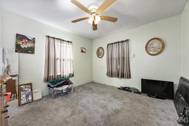 1016 El Tejon Avenue, Bakersfield, CA 93308