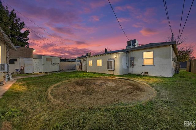 1016 El Tejon Avenue, Bakersfield, CA 93308