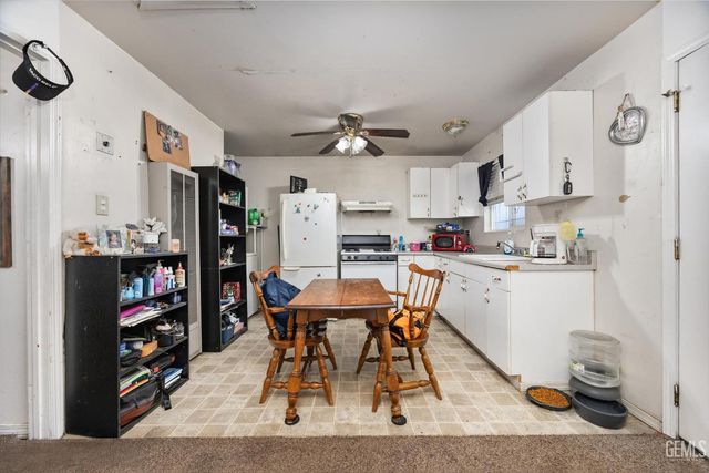 1016 El Tejon Avenue, Bakersfield, CA 93308