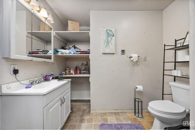 1016 El Tejon Avenue, Bakersfield, CA 93308