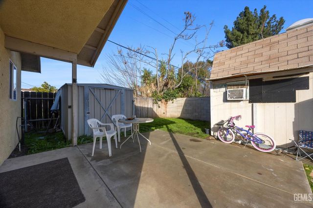 1016 El Tejon Avenue, Bakersfield, CA 93308