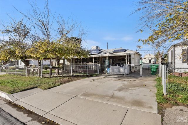 1016 El Tejon Avenue, Bakersfield, CA 93308