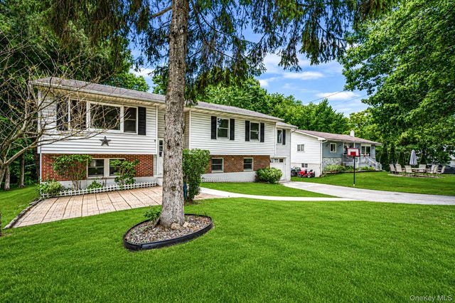 94 Crestwood Boulevard, Poughkeepsie, NY 12603