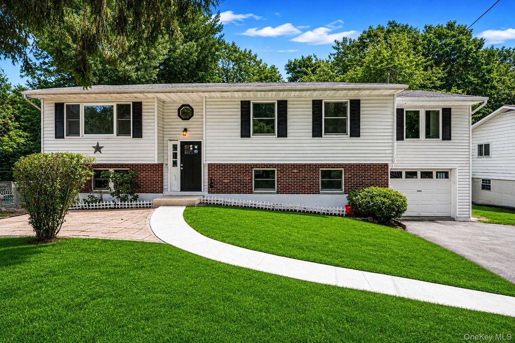 94 Crestwood Boulevard, Poughkeepsie, NY 12603