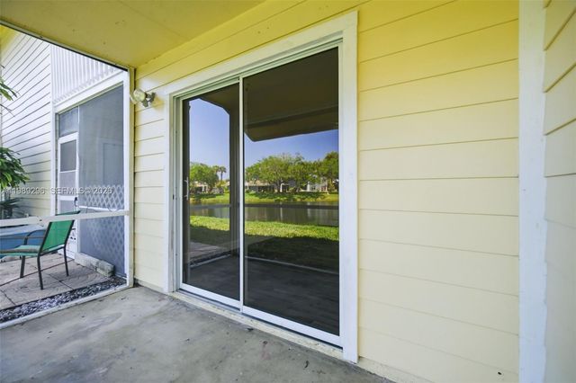 2074 Champions Way, North Lauderdale, FL 33068