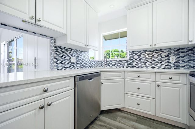 2074 Champions Way, North Lauderdale, FL 33068