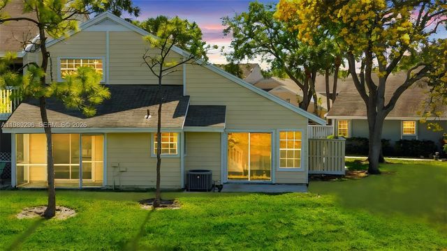 2074 Champions Way, North Lauderdale, FL 33068