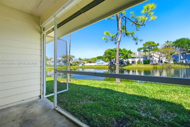 2074 Champions Way, North Lauderdale, FL 33068