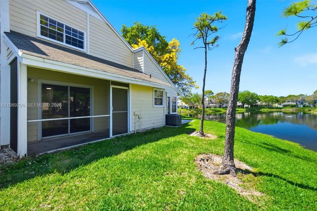 2074 Champions Way, North Lauderdale, FL 33068