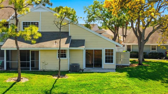 2074 Champions Way, North Lauderdale, FL 33068