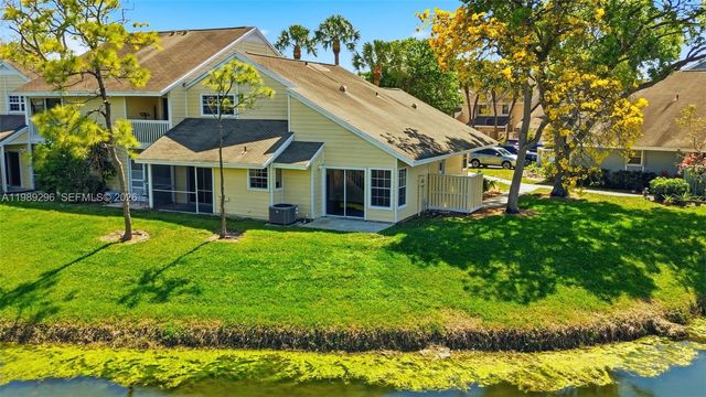 2074 Champions Way, North Lauderdale, FL 33068