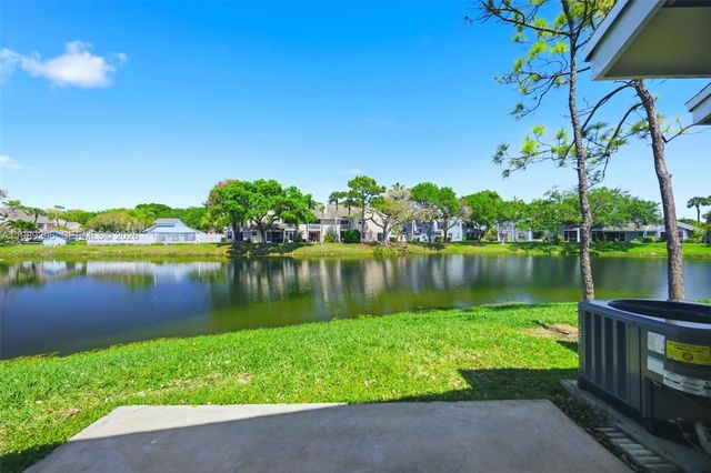 2074 Champions Way, North Lauderdale, FL 33068