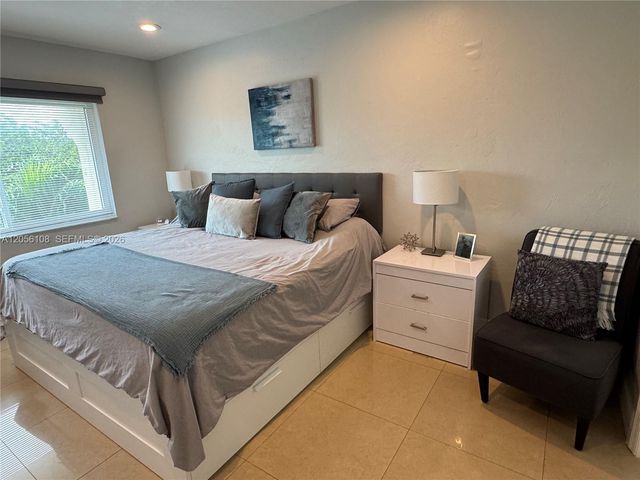 14036 SW 90th Avenue 201AA, Miami, FL 33176