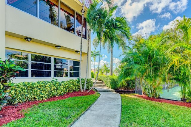 14036 SW 90th Avenue 201AA, Miami, FL 33176