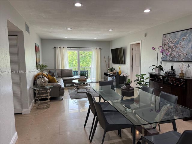 14036 SW 90th Avenue 201AA, Miami, FL 33176