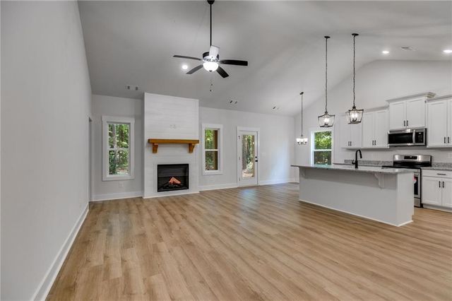 391 Relay Road, Silver Creek, GA 30173