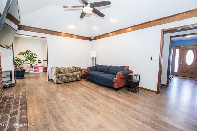 2801 Lexham Rd, Louisville, KY 40220