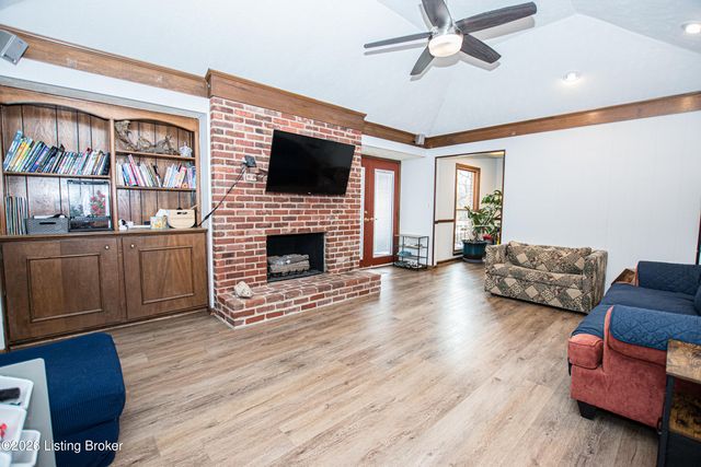 2801 Lexham Rd, Louisville, KY 40220