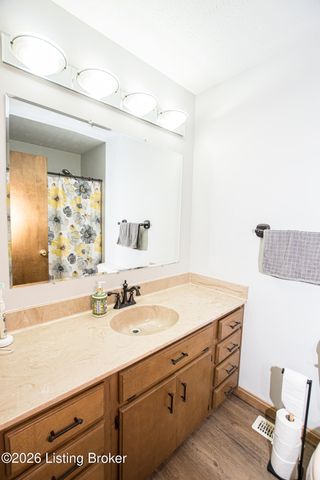 2801 Lexham Rd, Louisville, KY 40220