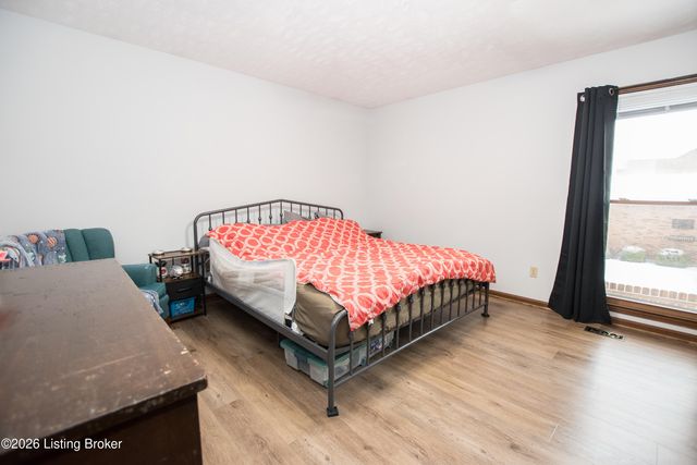 2801 Lexham Rd, Louisville, KY 40220