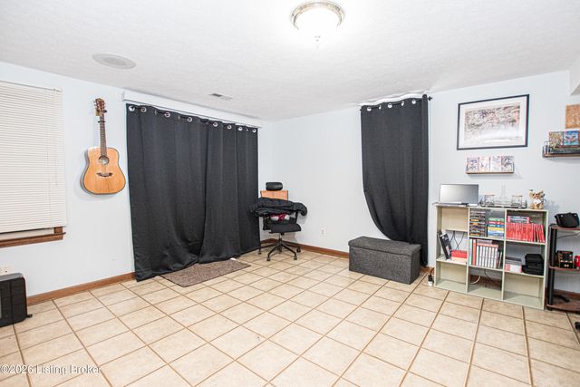 2801 Lexham Rd, Louisville, KY 40220