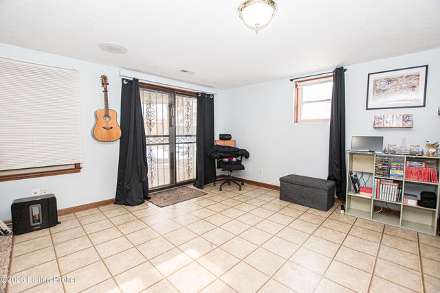 2801 Lexham Rd, Louisville, KY 40220