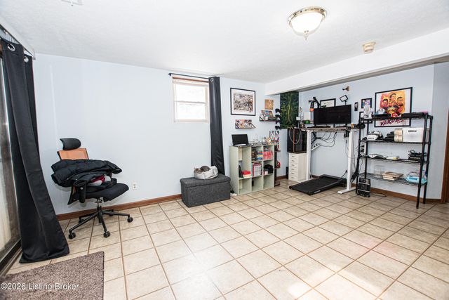 2801 Lexham Rd, Louisville, KY 40220